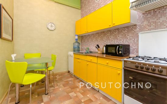 Apartment with 2 bedrooms on Tolstoy, Kyiv - apartment by the day