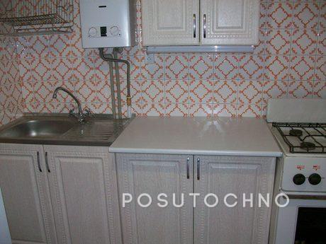 Трехкомнатная квартира на Революционной, Феодосия - квартира посуточно