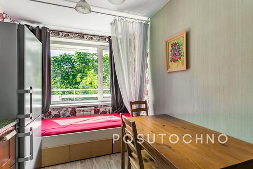 1-kk apartment with excellent renovation, Moscow - apartment by the day
