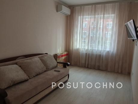 Chernomorsk 2-bedroom apartments by the , Chernomorsk (Illichivsk) - apartment by the day