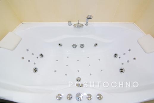 SUITE with JACUZZI on Kharkovskaya. TC M, Sumy - apartment by the day