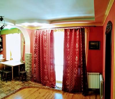 Center Apartments on Artynova, Vinnitsy-artemovskaya - apartment by the day