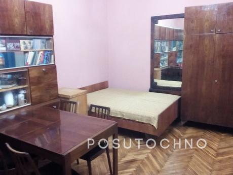 Rent a 2-room apartment in the center, Marshal Bazhanov St. 