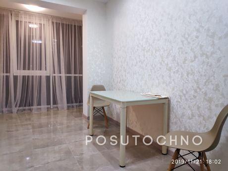 УЮТНЫЕ АПАРТАМЕНЫ В РАЙОНЕ АВТОВОКЗАЛА!, Ровно - квартира посуточно