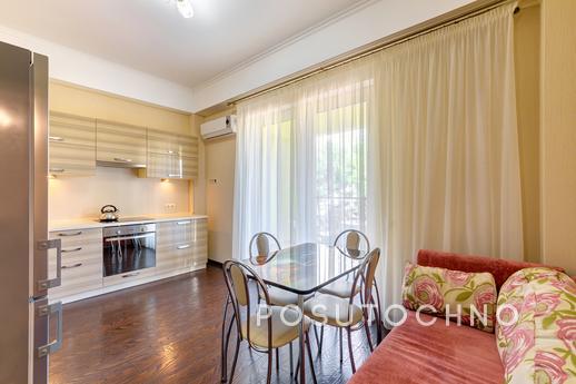 Deluxe beachfront apartment with bass, Gelendzhik - apartment by the day