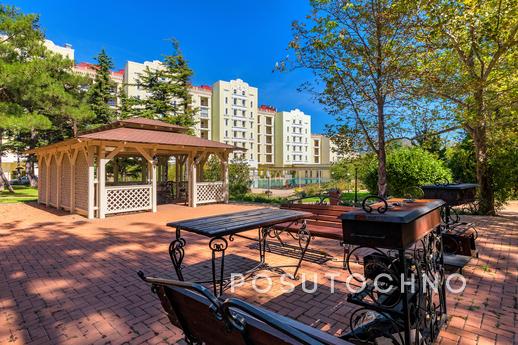Deluxe beachfront apartment with bass, Gelendzhik - apartment by the day