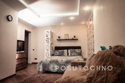 New cozy modern apartment center, Chernihiv - apartment by the day