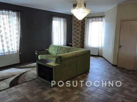 3-rooms. daily. Uzhhorod-pl. Sh. Petofi, Uzhhorod - apartment by the day