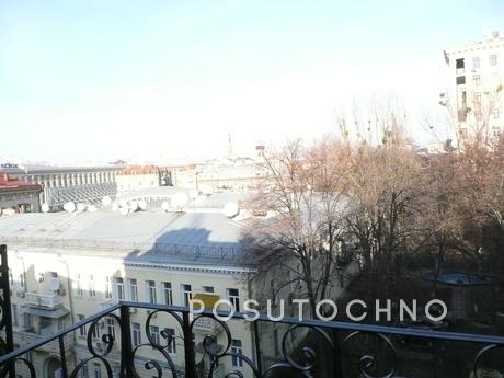 Rent square. in the heart of the Kiev, Kyiv - apartment by the day