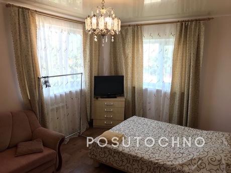 Комната в доме, Терасса с бассейном и зелёным двором. Беседк