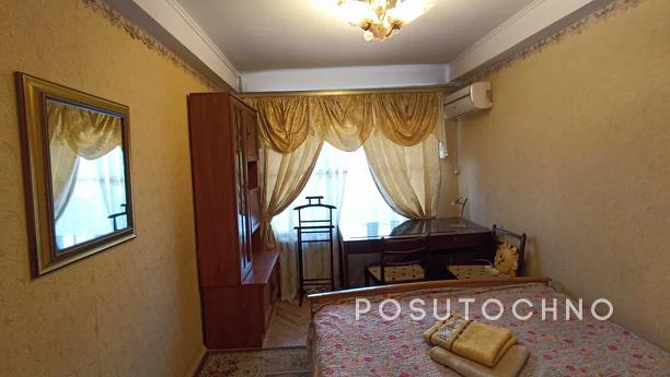4-кімнатні апартаменти з 3-ма спальнями, Київ - квартира подобово