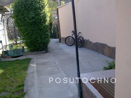 Rent one-room apartment in Alushta, Alushta - apartment by the day