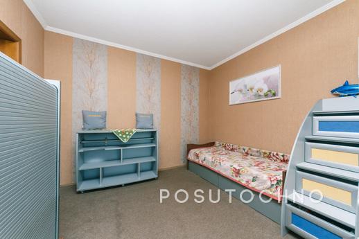 For daily rent 2 rooms m. Poznyaki, 5 pl, Kyiv - apartment by the day