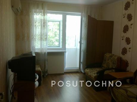 Сдам 2-х комнатную квартиру с хорошим ремонтом в Алуште в ра