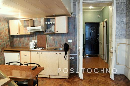 Apartment in the heart of the city, Odessa - apartment by the day