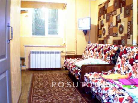 Небольшая студия, 2 дивана, 2 кресла, Николаев - квартира посуточно