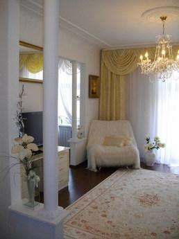 Rent exclusive apartment in the center of Dnepropetrovsk, in