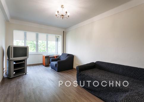 Lease on days  a 2-room apartment in Kiev of m. is Forest, m