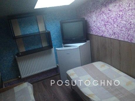 Room with 2 twin beds with bathroom on the floor, in the cou