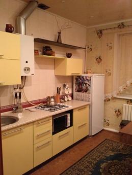 Very cozy warm flat all close, Dnipro (Dnipropetrovsk) - apartment by the day