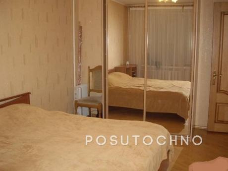 Varvara.Chistaya cozy apartment near metro.2 double bed, sof