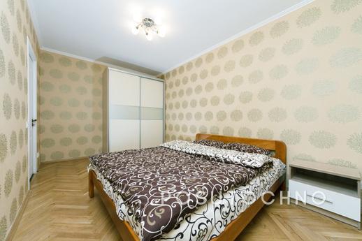 2 bedroom apartment Center, Arena City, Kyiv - apartment by the day