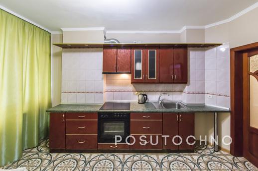 2-bedroom apartment near the metro stati, Kyiv - apartment by the day