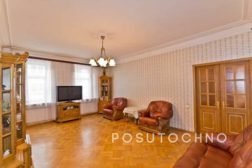 Two-bedroom apartment in the center, Saint Petersburg - apartment by the day