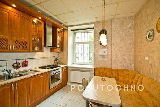 Two-bedroom apartment in the center, Saint Petersburg - apartment by the day