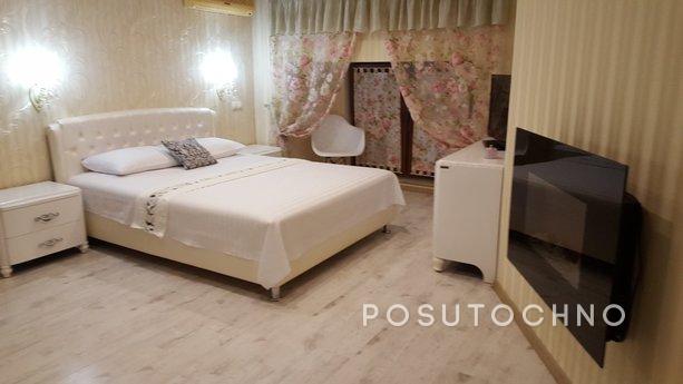 Stylish duplex apartment in the center, Odessa - apartment by the day