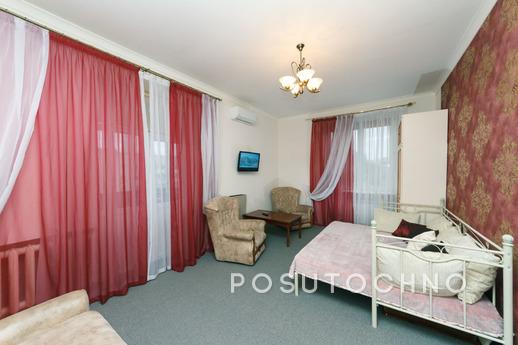 2 кімн роздільна квартира Палац Спорту, Київ - квартира подобово