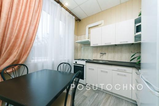 2 room separate apartment Sports Palace, Kyiv - apartment by the day