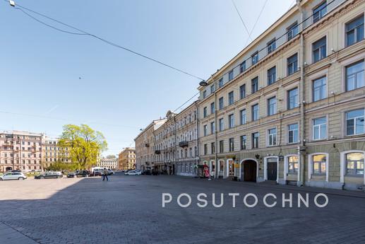 Cozy apartment in the very center, Санкт-Петербург - квартира подобово