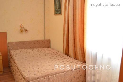 3-rooms Apartment for rent in the center, Kherson - apartment by the day