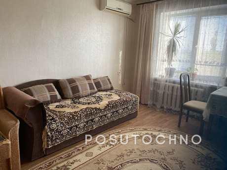 The house is located 1 minute from the stop Okeanovskaya (Ar