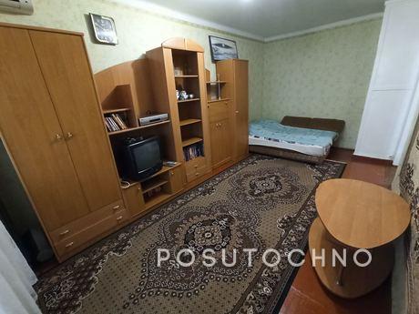 Rent 2-room apartment in Chernomorsk, on the street. Danchek