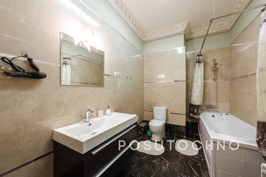 Elegant apartment on Nevsky 81, Saint Petersburg - apartment by the day