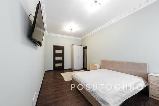 Elegant apartment on Nevsky 81, Saint Petersburg - apartment by the day