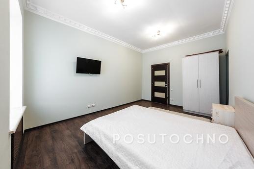 Elegant apartment on Nevsky 81, Saint Petersburg - apartment by the day