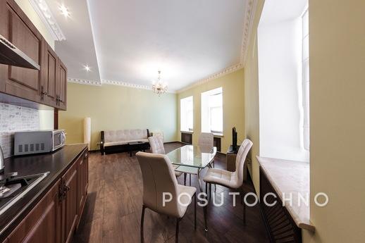 Elegant apartment on Nevsky 81, Saint Petersburg - apartment by the day