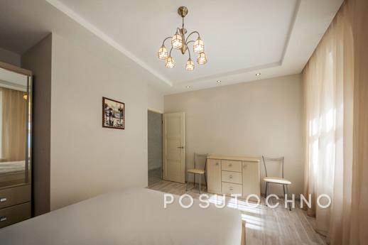 Bright cozy apartment on Povarskoy, 9, Санкт-Петербург - квартира подобово