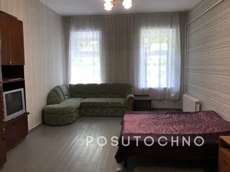 apartment in the center (walk to the sea, Ochakiv - apartment by the day