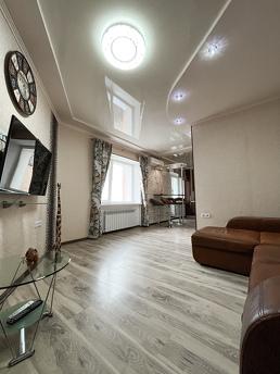 Apartment with jacuzzi CENTER, Poltava - apartment by the day