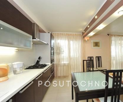 VIP-apartment (110sq.m.), Volgograd - apartment by the day