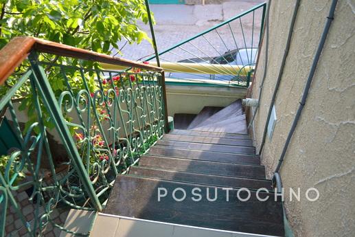 Big house with garden, 800 m. To the sea, Yevpatoriya - apartment by the day
