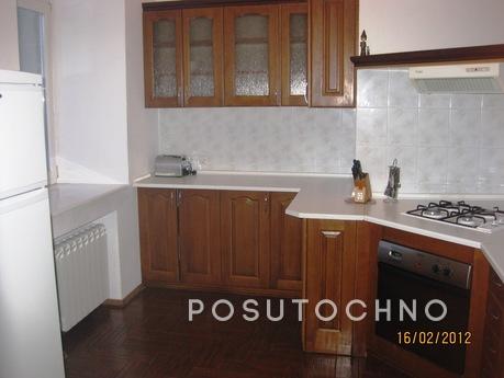 Two-bedroom on the Khreshch street, Kyiv - apartment by the day