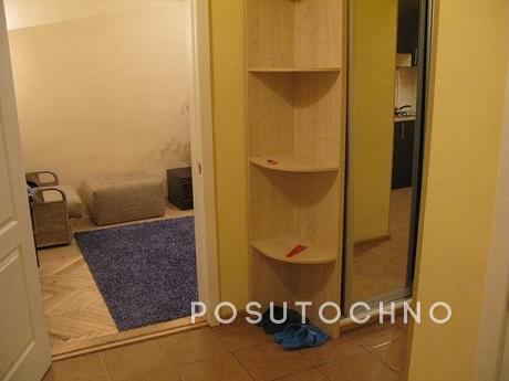 Apartment on  Bessarabia Sq. Khreschatyk, Kyiv - apartment by the day