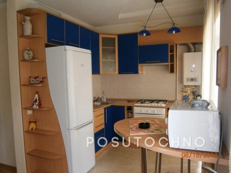 3 кому в Центрі, Ростов-на-Дону - квартира подобово