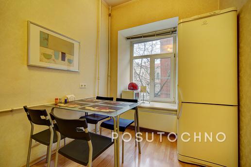 2-bedroom apartment on Rubinstein, Санкт-Петербург - квартира подобово