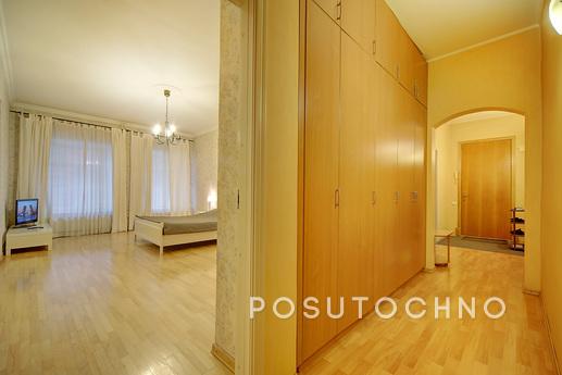 2-bedroom apartment on Rubinstein, Санкт-Петербург - квартира подобово